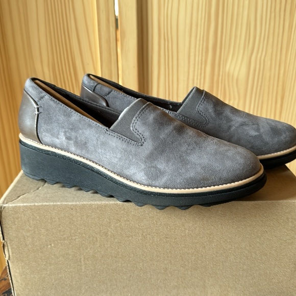 Clarks Grey Suede wedge shoes - Picture 3 of 6